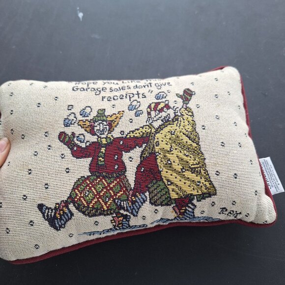 HALLMARK SHOEBOX DECORATIVE PILLOW ..."GARAGE SALES DON'T GIVE RECEIPTS" - Picture 6 of 9